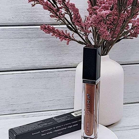 Sigma Beauty Lip Gloss - Picture 3 of 5